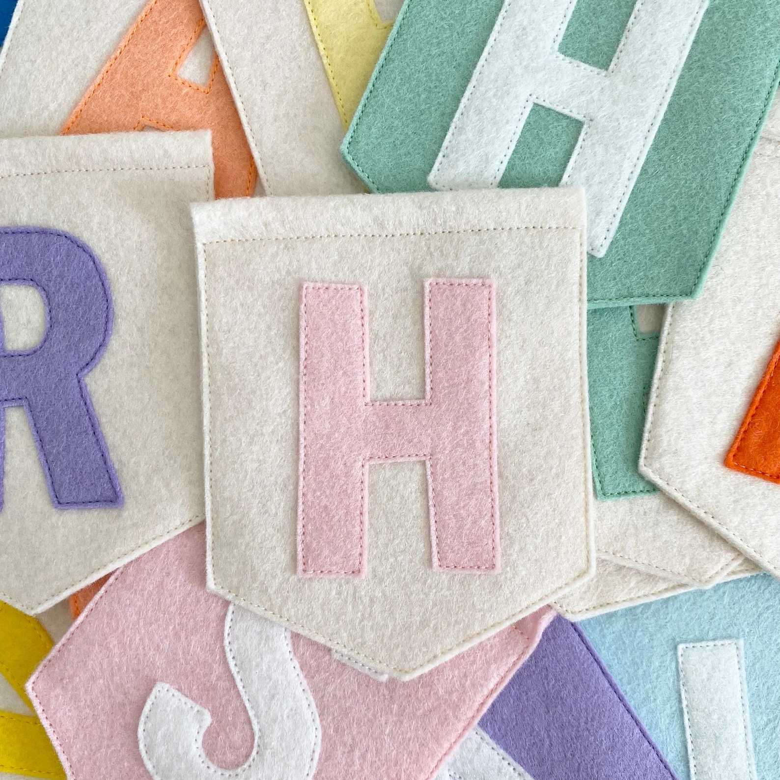 Personalized Felt Letter Banne – Baby Nursery Garland Bewertung und Preis