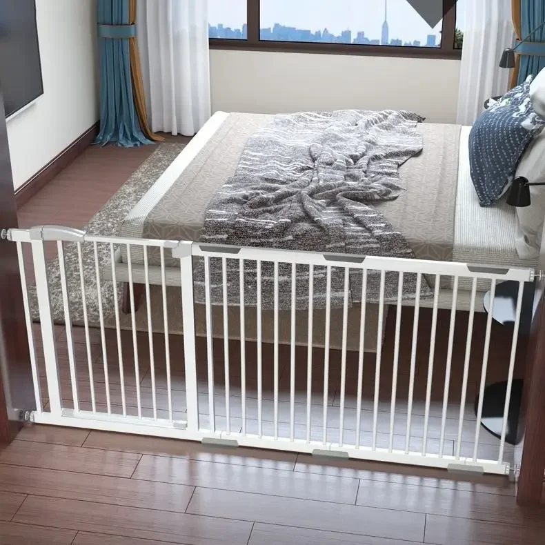 Auto Close Dog Fence Gate Pet  – Baby Gate Extra Wide Bewertung und Preis